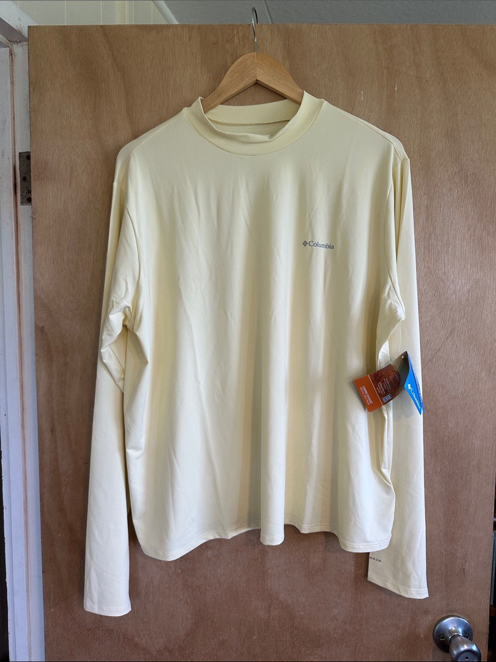 Columbia Light yellow Performance Long Sleeve sun shirt
